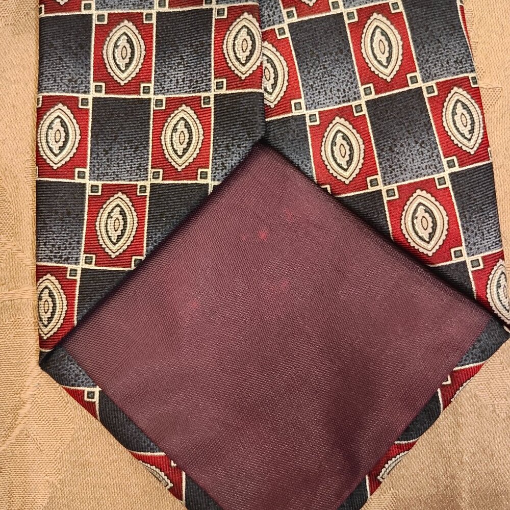 Stafford 100% Silk Red and Grey Patterned Tie, Excellent Used Condition! (EUC) - Picture 6 of 6